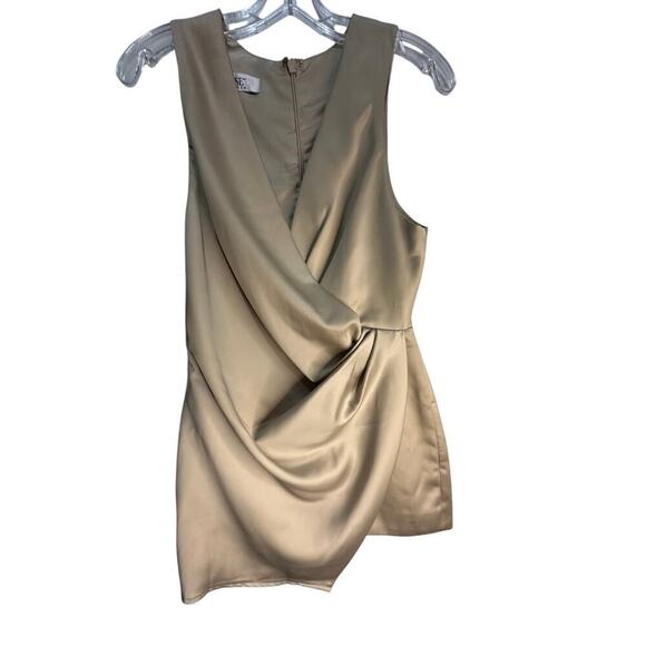 House Of London Tan Cream V-Neckline Sleeveless Romper Size Small - Picture 2 of 16